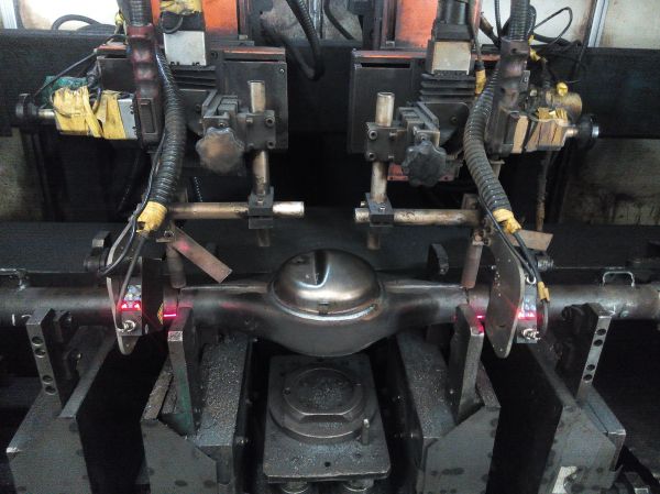 激光焊縫跟蹤器應(yīng)用于車(chē)橋