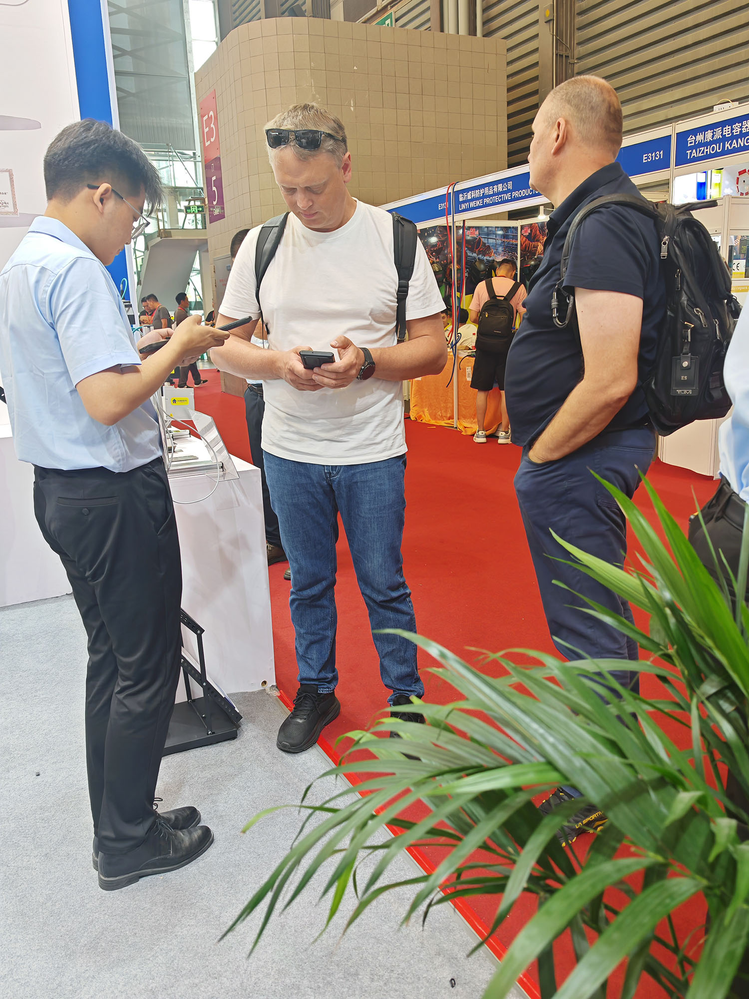 創(chuàng)想智控亮相第28屆北京·埃森焊接展，免示教與零前置焊縫跟蹤技術(shù)引爆現(xiàn)場關(guān)注